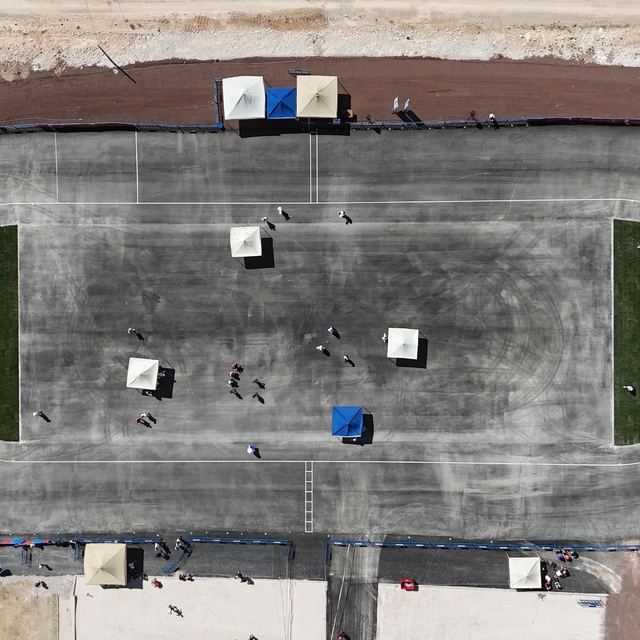 Karaman'da yapılan tekerlekli paten pistinde sporcular uluslararası yarışla...