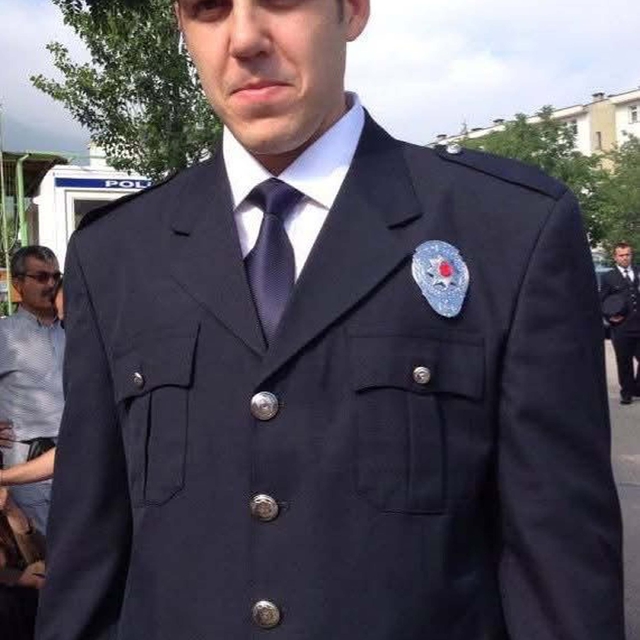 Polis memuru, rahatsızlanan eşinin yanına giderken kazada yaşamını yitirdi