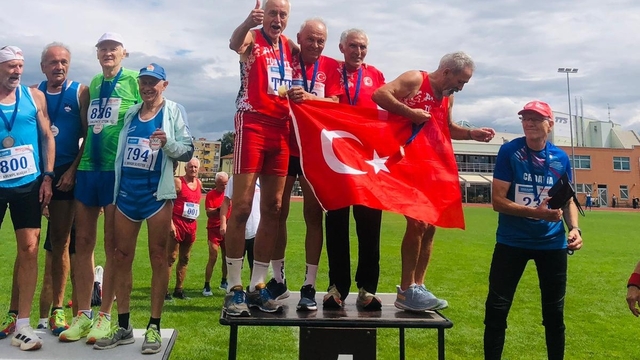 Bursalı master atlet, Balkan Şampiyonası'ndan 4 madalya ile döndü