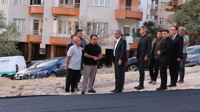Vali Akkoyun asfalt çalışmalarını inceledi