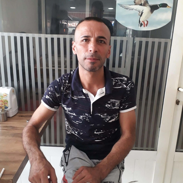 Refüje çarpan motosikletin ehliyetsiz ve kasksız sürücüsü öldü