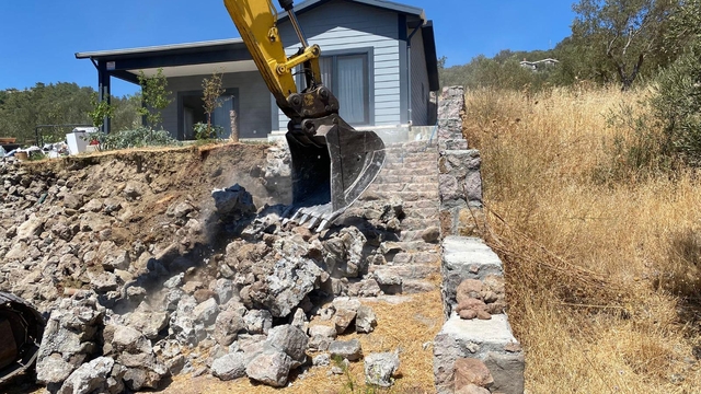 Çanakkale'de 22 kaçak yapı yıkıldı