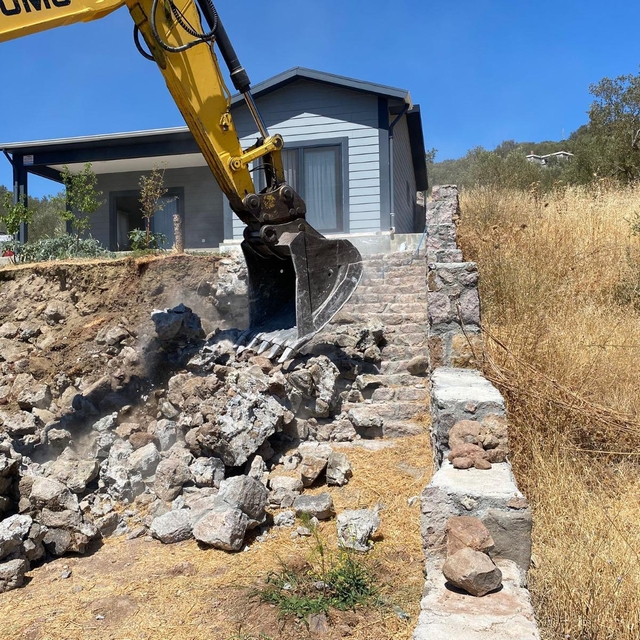 Çanakkale'de 22 kaçak yapı yıkıldı