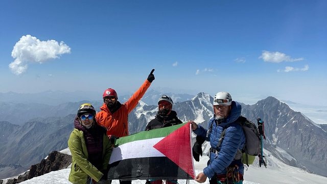 Kazbek Dağı'na tırmanan Rizeli dağcılar, Filistin bayrağı açtı