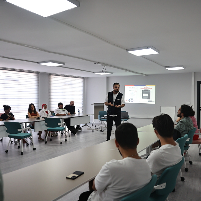 Antalya'da gençlere siber güvenlik eğitimi verildi