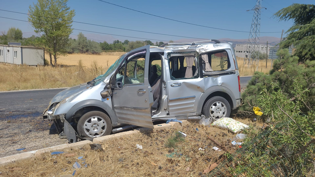 Yalvaç'ta trafik kazasında 2 kişi yaralandı