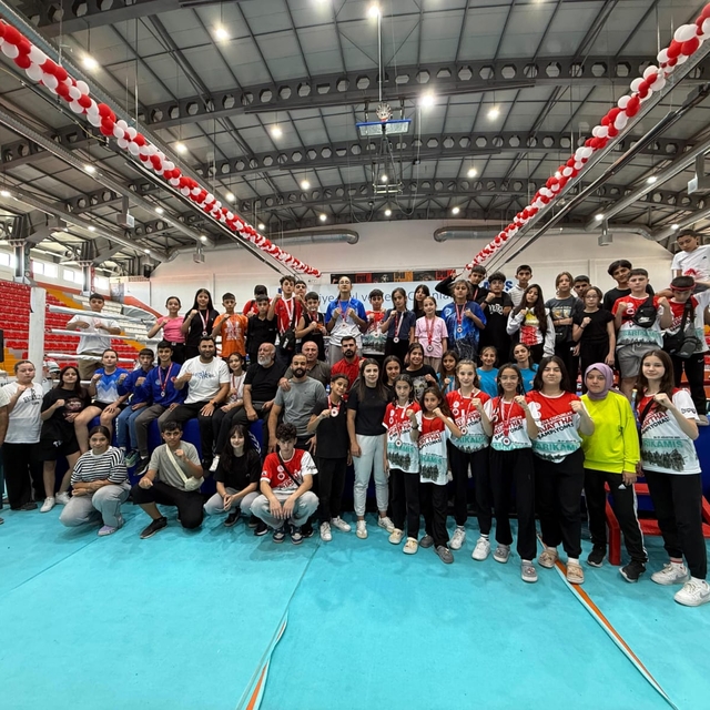 Kayseri Muaythai Çocuklar Takımı, Kars'tan 35 madalyayla döndü