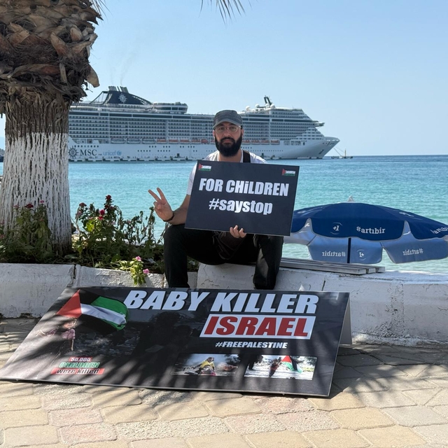 Yabancı turistlerin dikkatini İsrail'in Gazze'deki saldırılarına çekmek içi...