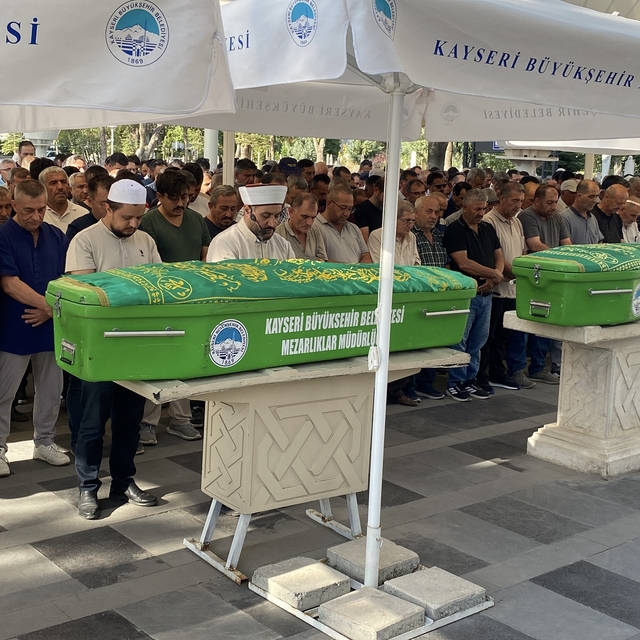Kayseri'de bıçakla öldürülen taksi şoförünün cenazesi defnedildi