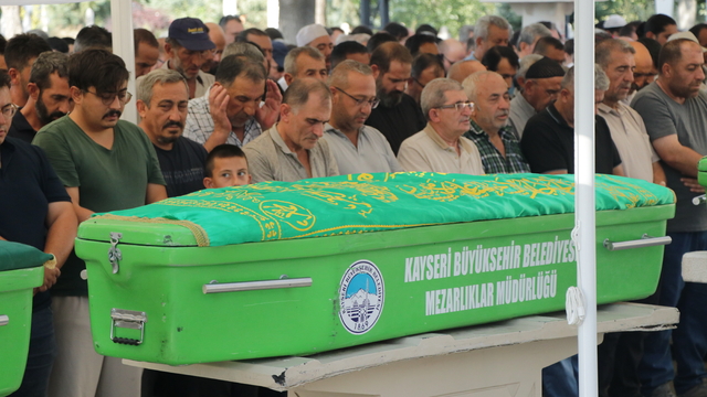 Husumetlisi tarafından öldürülen taksici toprağa verildi