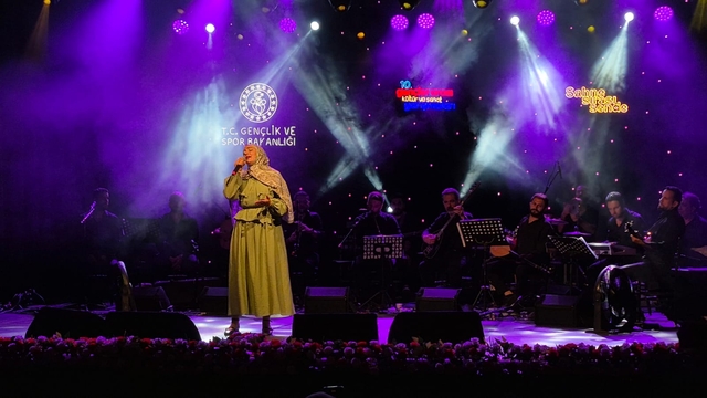 Van'da "Gençler Arası Kültür Sanat Yarışmaları Doğu Anadolu Bölge Finali" sürüyor