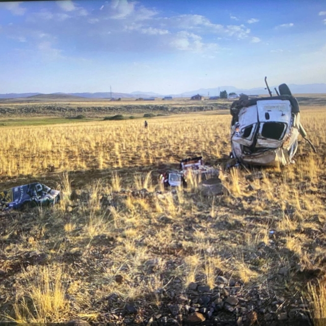 Erzurum'da takla atan hafif ticari araçtaki 3 kişi öldü