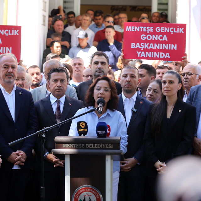 Muğla'da Menteşe Belediye Başkanı'nın akrabasının evine yanıcı madde attığı...