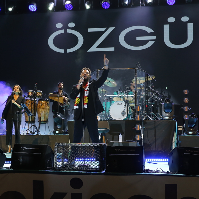 Şarkıcı Özgün Uğurlu, Eskişehir'de konser verdi