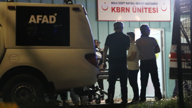 Yabancı plakalı otomobilin yakıt deposundan şüpheli madde çıktı; 9 polis zehirlendi