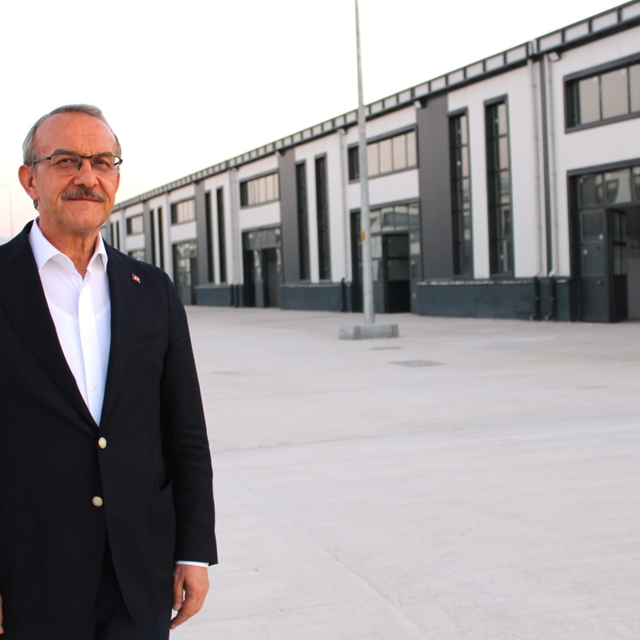 Malatya'da depremden etkilenen esnaf için yapılan 714 iş yeri tamamlandı