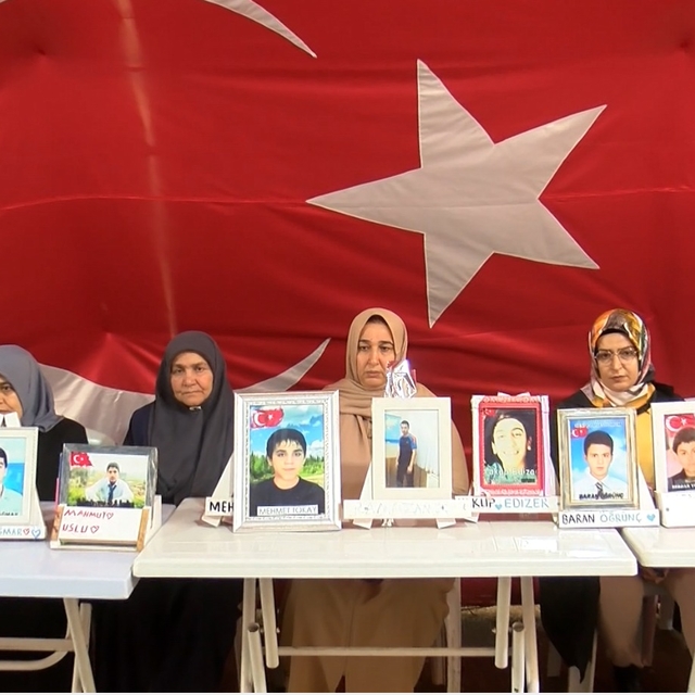 Diyarbakır'daki evlat nöbeti 7'nci yılına girdi: Terörsüz bir Türkiye istiy...