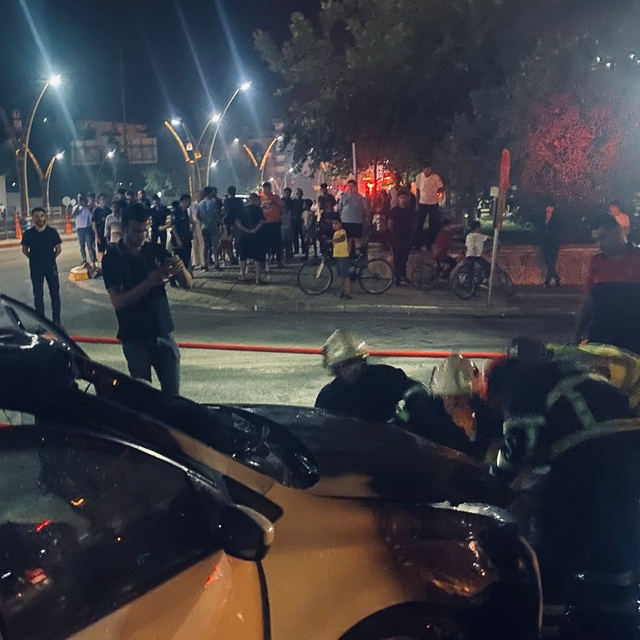 Mardin'de otomobilde çıkan yangın söndürüldü