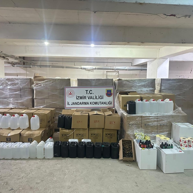 İzmir'de uyuşturucu operasyonlarında 11 şüpheli tutuklandı