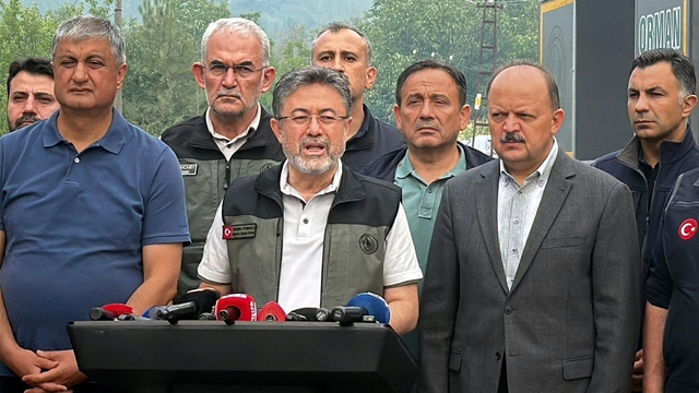 Bakan Yumaklı: Kastamonu ve Karabük'te orman yangınları büyük ölçüde kontrol altında