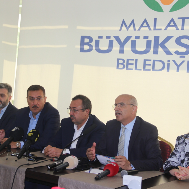 Deprem bölgesinde yapımı tamamlanan 300 bininci konutun kurası Malatya'da ç...