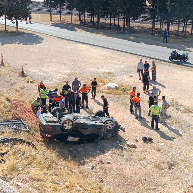 Gaziantep'te şarampole devrilen otomobilin sürücüsü yaralandı