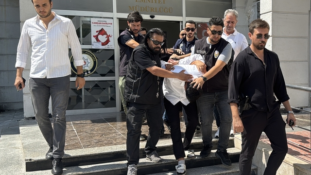 Mersin'de 16 yaşındaki Hiranur'un öldürülmesine ilişkin yakalanan 3 zanlı adliyede
