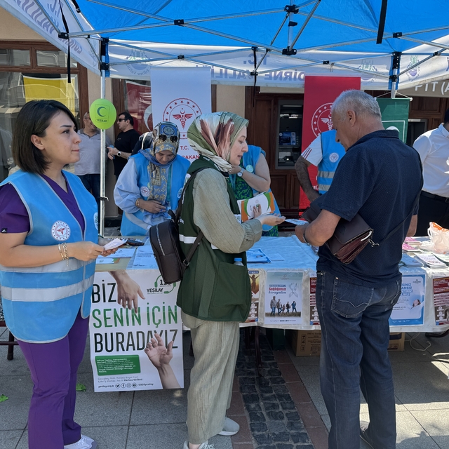 Edirne'de vatandaşlar sigara ve tütün ürünlerinin zararları konusunda bilgi...