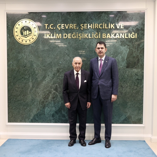 Bakan Kurum, eski TBMM Başkanlarından Hikmet Çetin ile görüştü