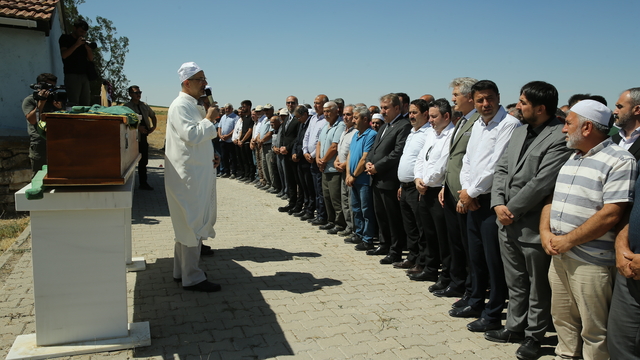 BBP Genel Başkanı Destici, Eskişehir'de cenaze törenine katıldı