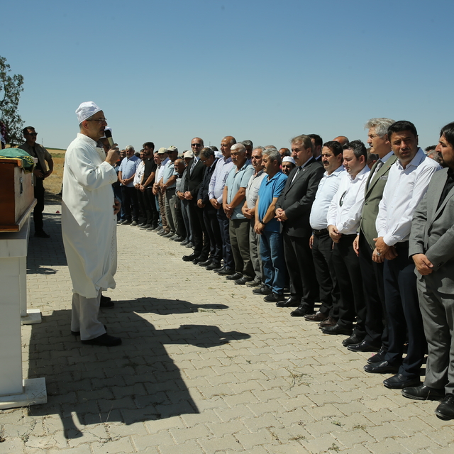 BBP Genel Başkanı Destici, Eskişehir'de cenaze törenine katıldı