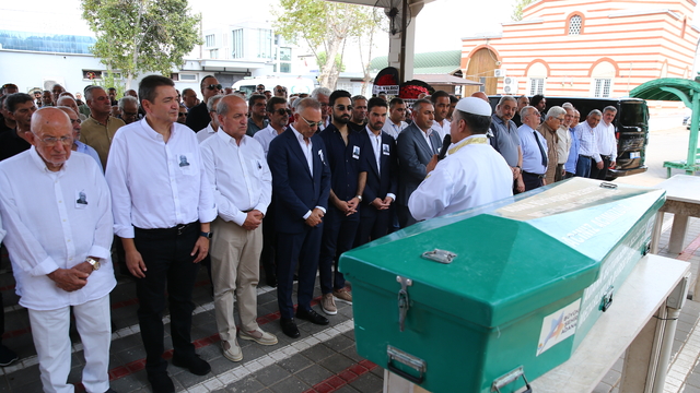 Eski Adana Ticaret Odası Başkanı Fethi Kamışlı'nın cenazesi defnedildi