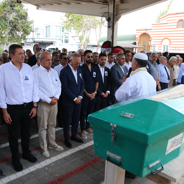 Eski Adana Ticaret Odası Başkanı Fethi Kamışlı'nın cenazesi defnedildi