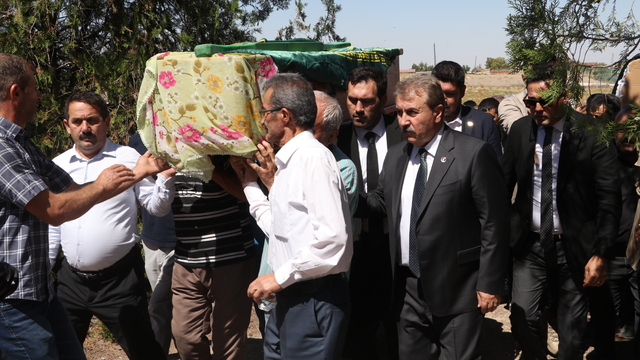 Destici, Eskişehir'de cenazeye katıldı