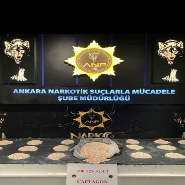 Ankara'da otomobilde 100 bin 725 uyuşturucu hap ele geçirildi