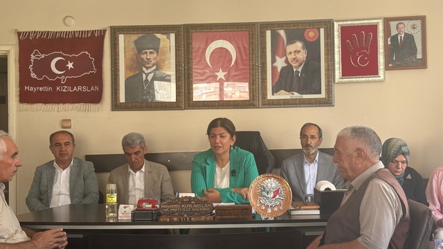 AK Parti Diyarbakır Milletvekili Suna Kepolu Ataman Çermik'te ziyaretlerde bulundu