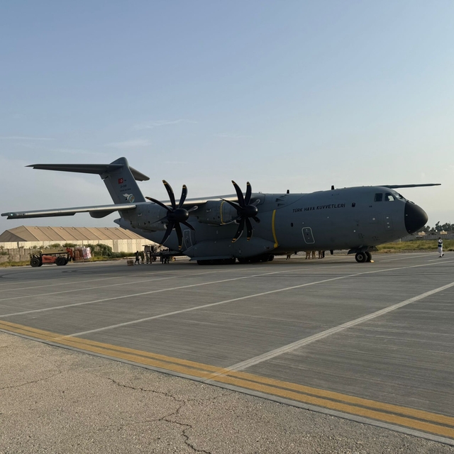 Türkiye, Afganistan'a 25 ton insani yardım malzemesi ulaştırdı