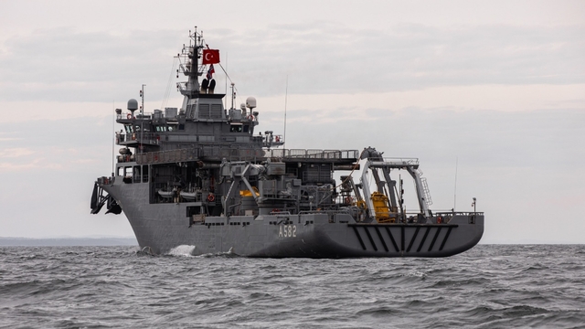 TCG Alemdar da Halit Yukay için bölgede