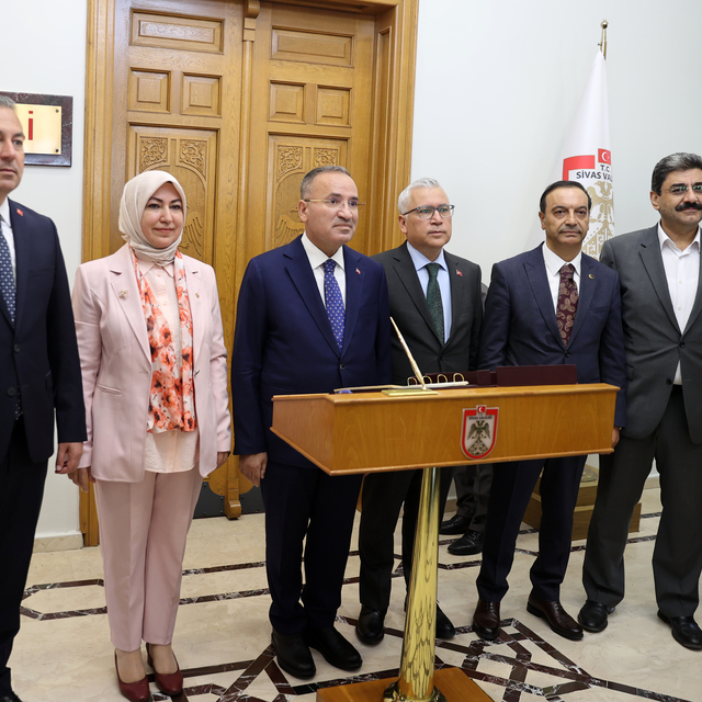 TBMM Başkanvekili Bozdağ, Sivas'ta ziyaretlerde bulundu