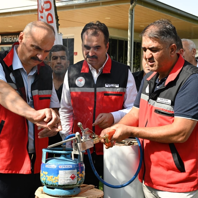 Batman'da 100 arıcıya parazitlerle mücadele için ekipman desteği sağlandı