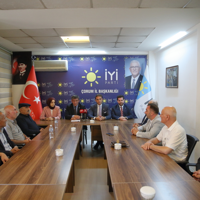 İYİ Parti Genel Başkan Yardımcısı Aslan, Çorum'da gazetecilerle buluştu