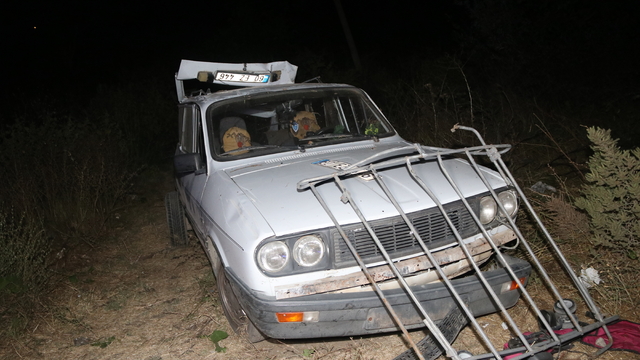 Amasya'da ağaçlara çarpan otomobildeki 7 kişi yaralandı