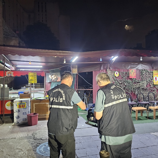 Adana'da çay ocağına silahlı saldırı: 2 yaralı