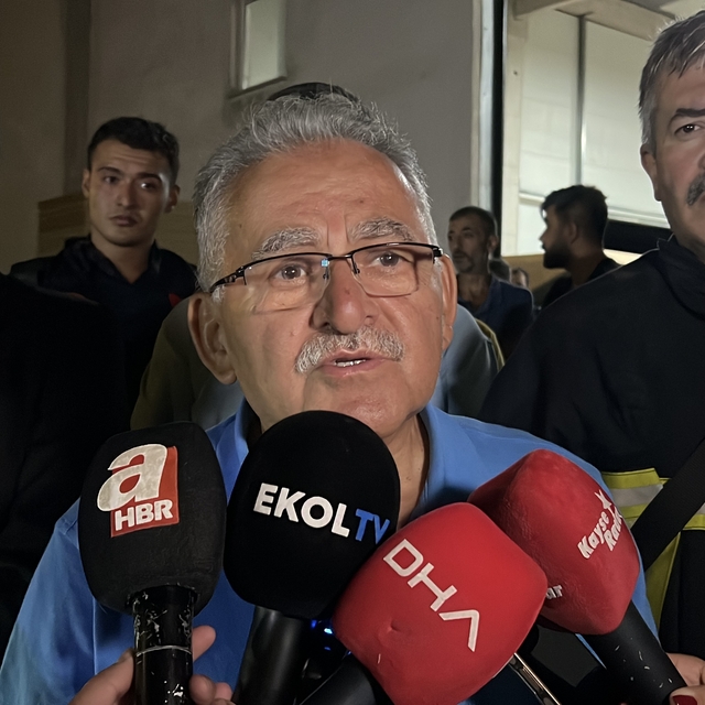 Kayseri'de tekstil fabrikasında yangın (2)