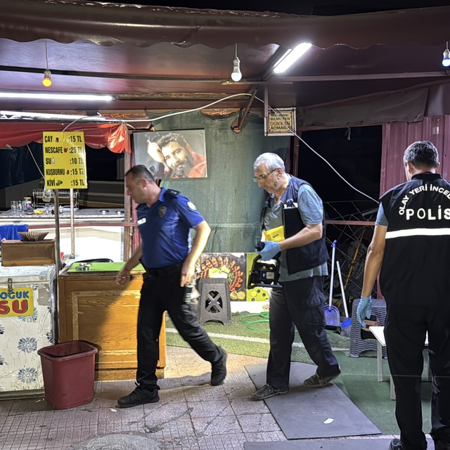 Adana'da çay ocağına düzenlenen silahlı saldırıda 2 kişi yaralandı