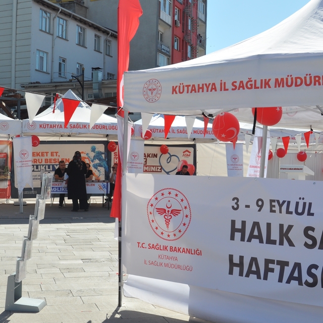 Kütahya'da Halk Sağlığı Haftası kapsamında bilgilendirme ve farkındalık pro...
