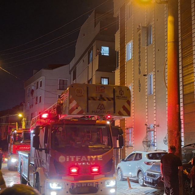 Kocaeli'de apartman dairesinde çıkan yangın söndürüldü