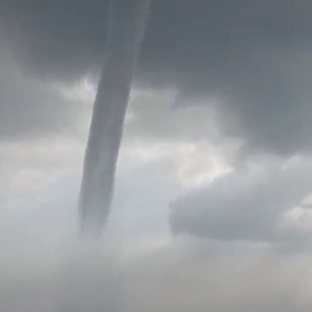 Hatay'da denizde çıkan hortum kamerada