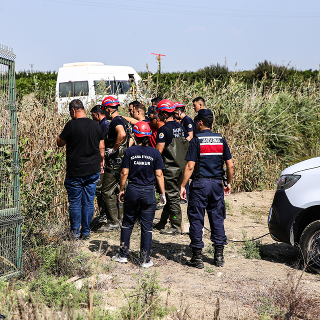 Adana'da sulama kanalına devrilen traktörün sürücüsü öldü