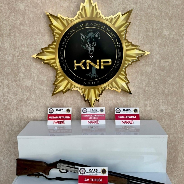 Kars'ta sokak satıcılarına yönelik uyuşturucu operasyonlarında 2 zanlı tutu...